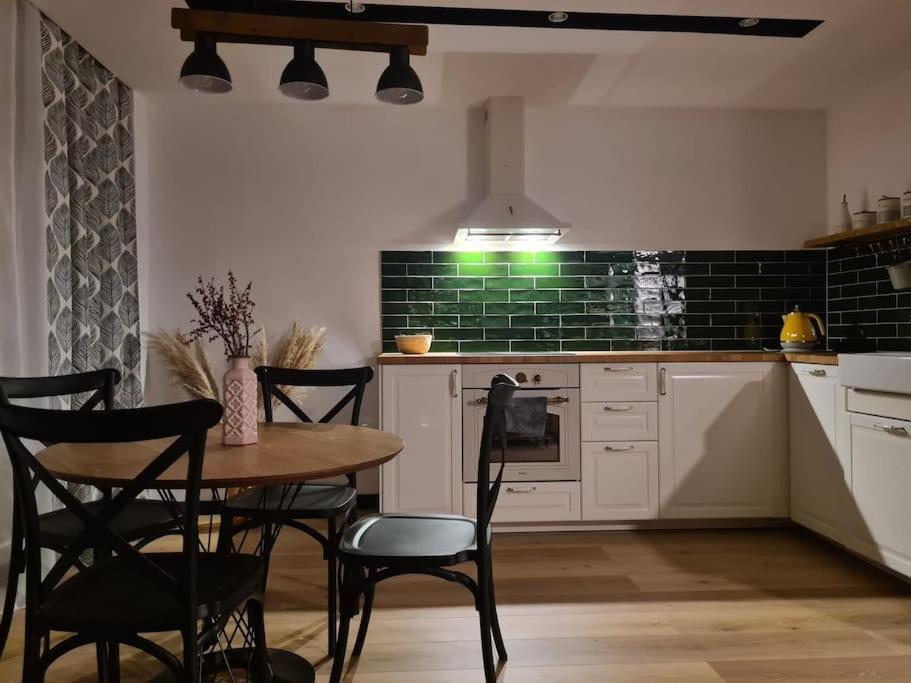 Uroczy Apartament Blisko Centrum - 10 Min Do Plazy غدينيا المظهر الخارجي الصورة