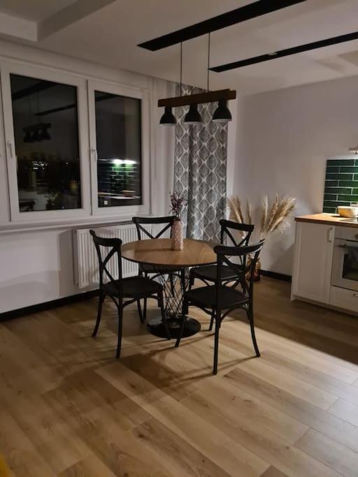 Uroczy Apartament Blisko Centrum - 10 Min Do Plazy غدينيا المظهر الخارجي الصورة